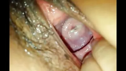 La sexy Jodie West maduras mexicanas cachondas se queda atrapada debajo de la cama y folla con un beso