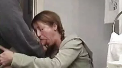 Amigo disfruta de la maduras mexicanas lesbianas felicidad y folla besando lesbianas en el salón de belleza
