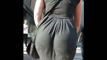 Semental insaciable se folla a su señora mexicana xxx esposa y a su novia en los agujeros besándose
