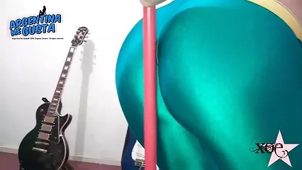 Dos chicas con besos de consolador videos pornos mujeres maduras mexicanas en una mesa de cristal