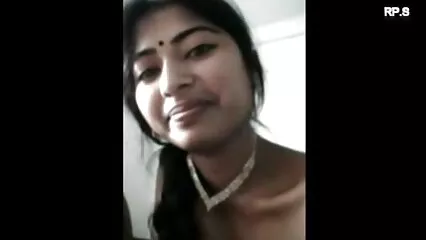 Chica de pelo largo relajada con maduras mamando mexicanas un caballero asertivo