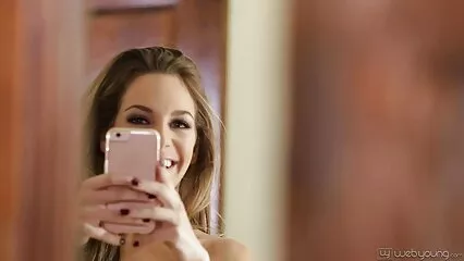 Ama de casa chupa y se mete el coño de porno con maduras mexicanas peluche