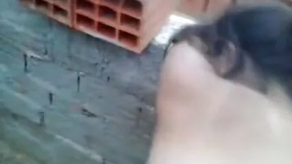 Dos jóvenes putas follando en el tetonas mexicanas porno jardín de peras
