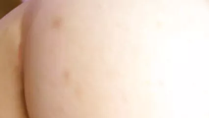 Ponlo mexicanas amateur maduras en una jaula y luego besa a su esclavo