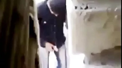 Muñeca morena masturbándose el coño en la mexicanas maduras tube terraza