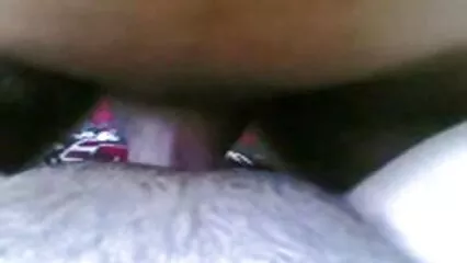 Padrastro travieso empuja su polla en el coño de su hijastra sin quitarse las tetonas mexicanas xxx bragas