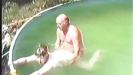 Cornudo videos caseros mexicanas maduras compartió a su novia y comenzó a filmar sexo en cámara
