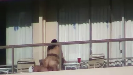 Una hermosa mujer muestra sus piernas videos porno de maduras mexicanas gratis desnudas.
