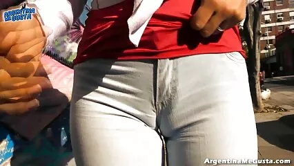 Lesbiana lujuriosa estira el ano de su sexo con mexicanas maduras novio